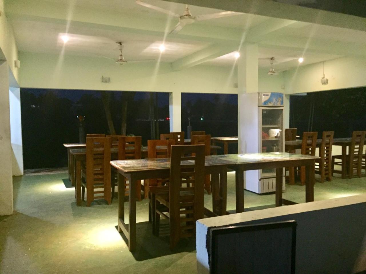 波隆纳鲁沃 特萨拉宾馆酒店 外观 照片